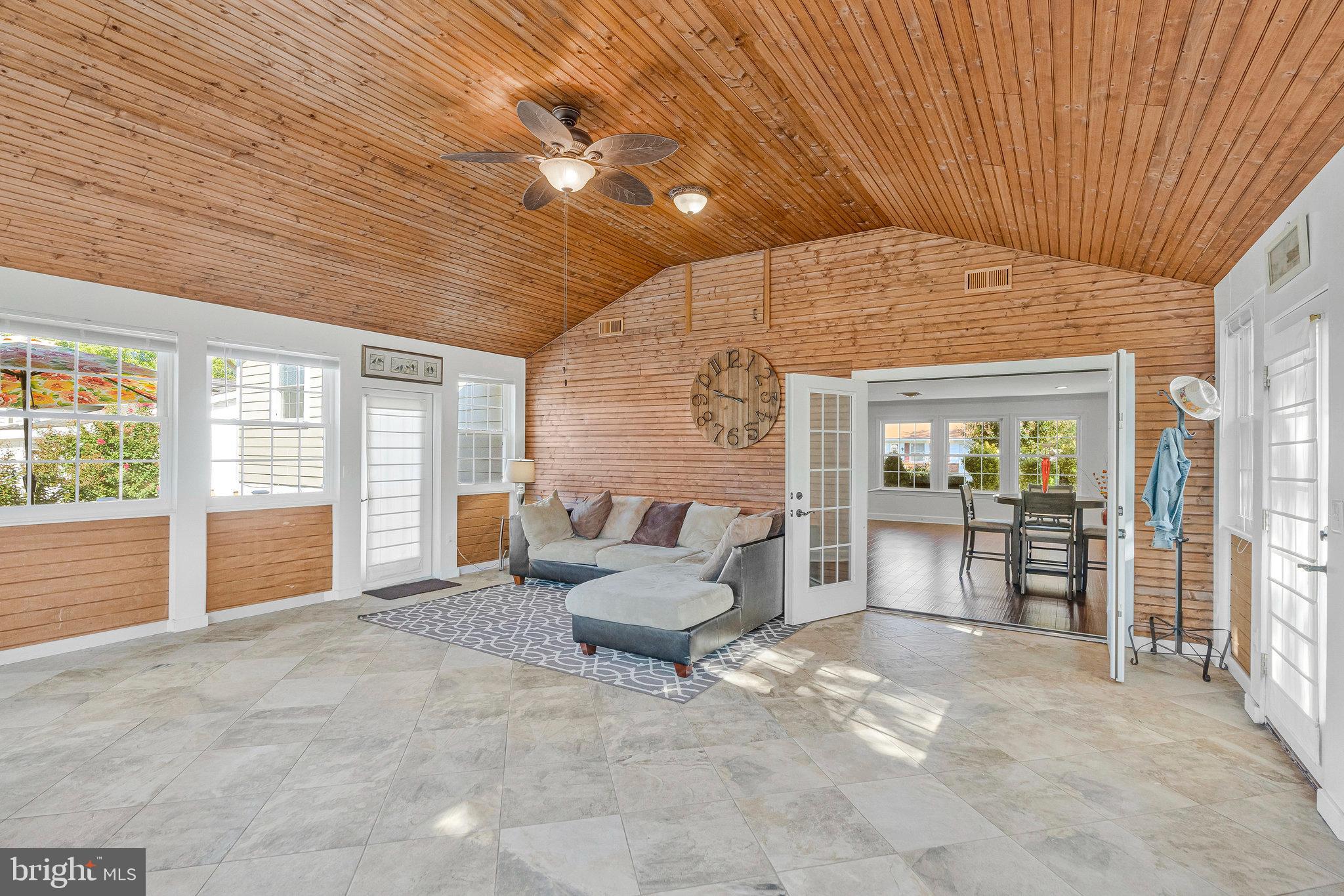 400 E POPLAR ROAD