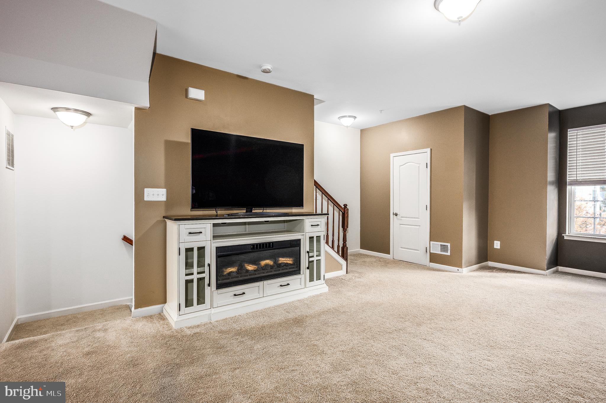 9530 JOHN LOCKE WAY