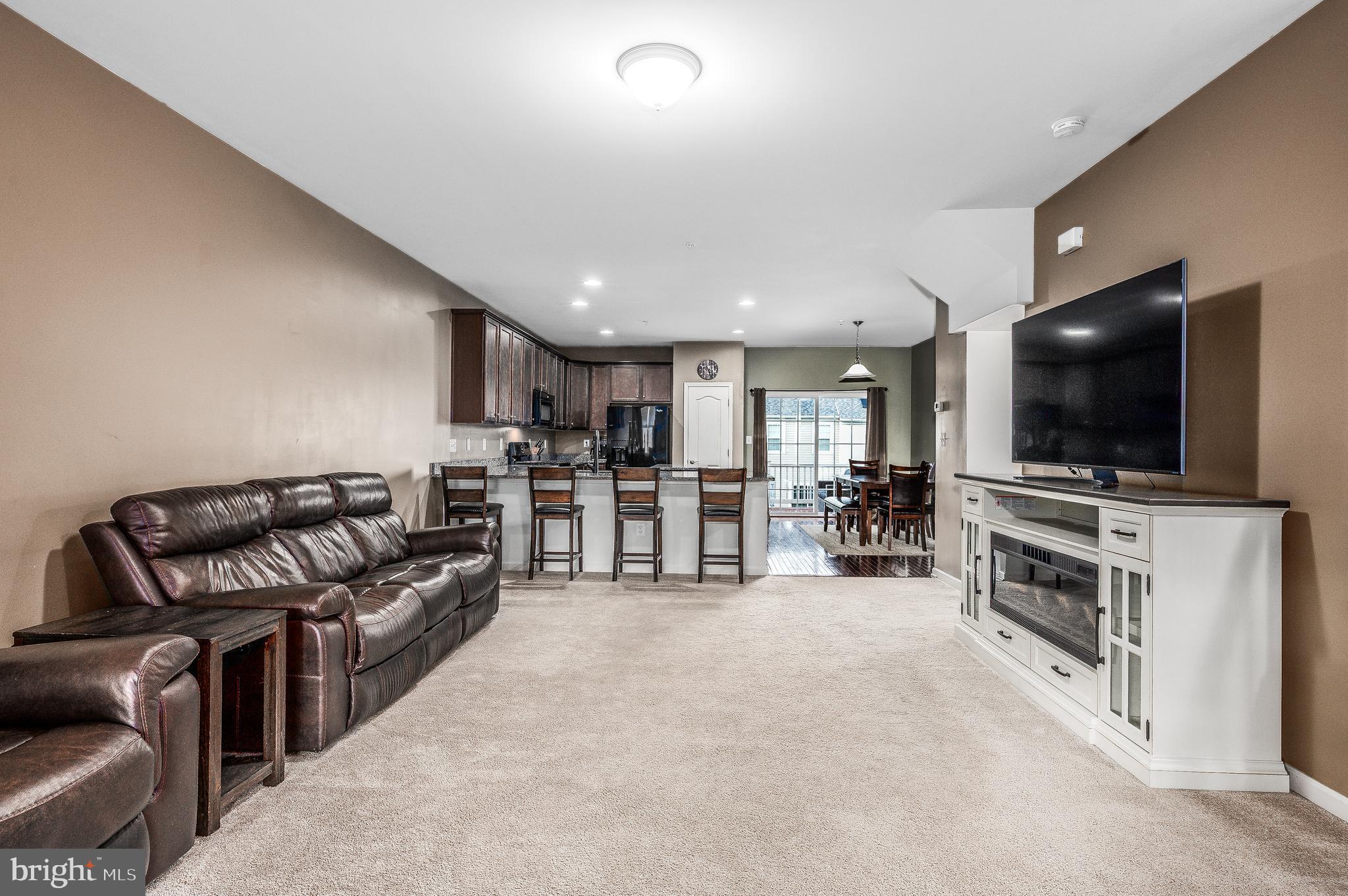 9530 JOHN LOCKE WAY