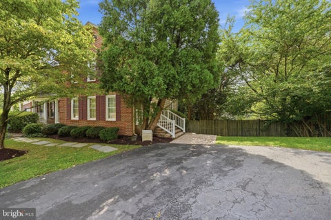 Townhouse For Sale - 7922 Jensen Place<br/> Montgomery County, BETHESDA, MD 20817
