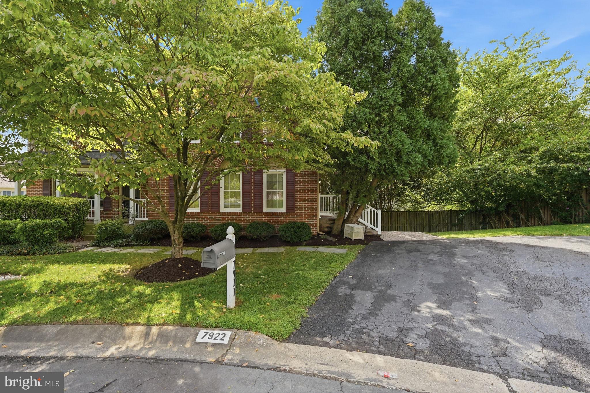 7922 JENSEN PLACE