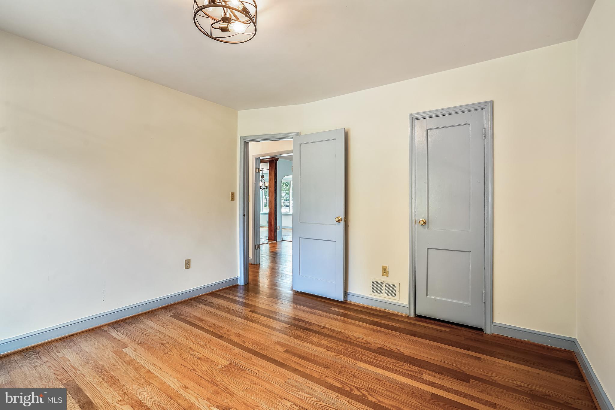 DUNN LORING - Residential