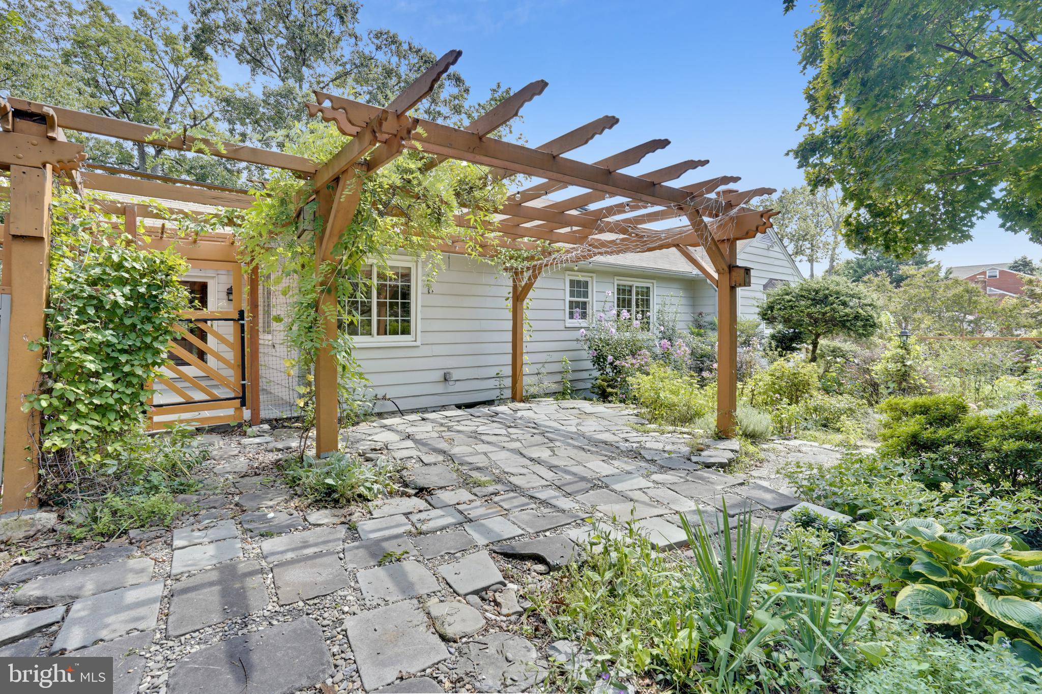 DUNN LORING - Residential