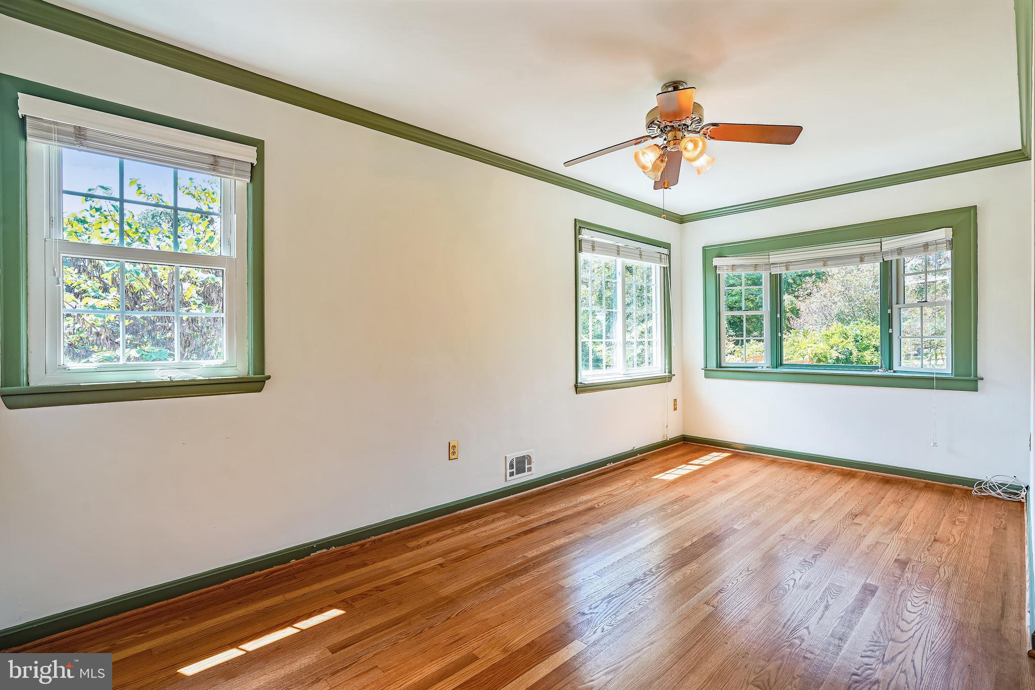 DUNN LORING - Residential