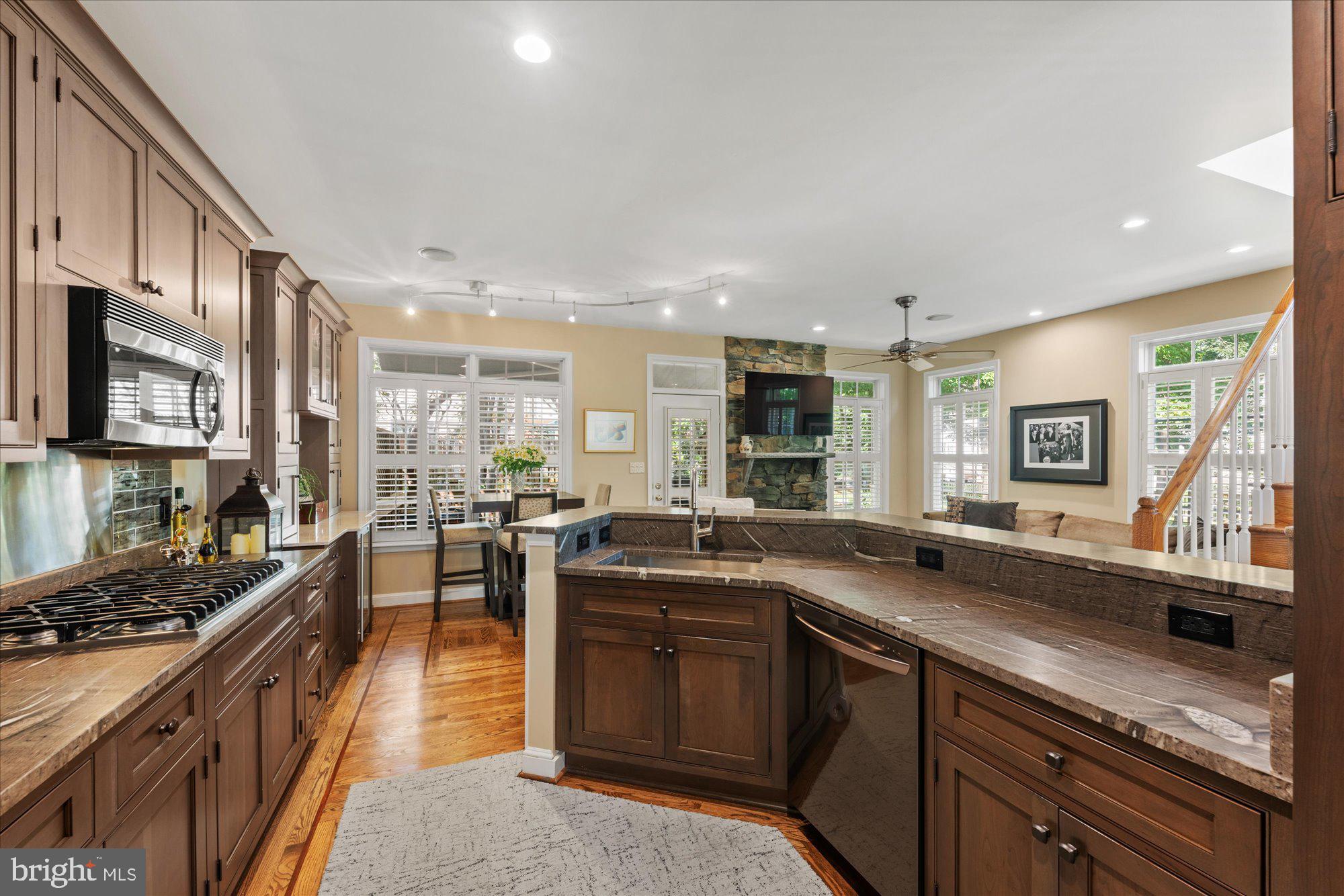 STONEGATE AT HIGHPOINTE - Residential