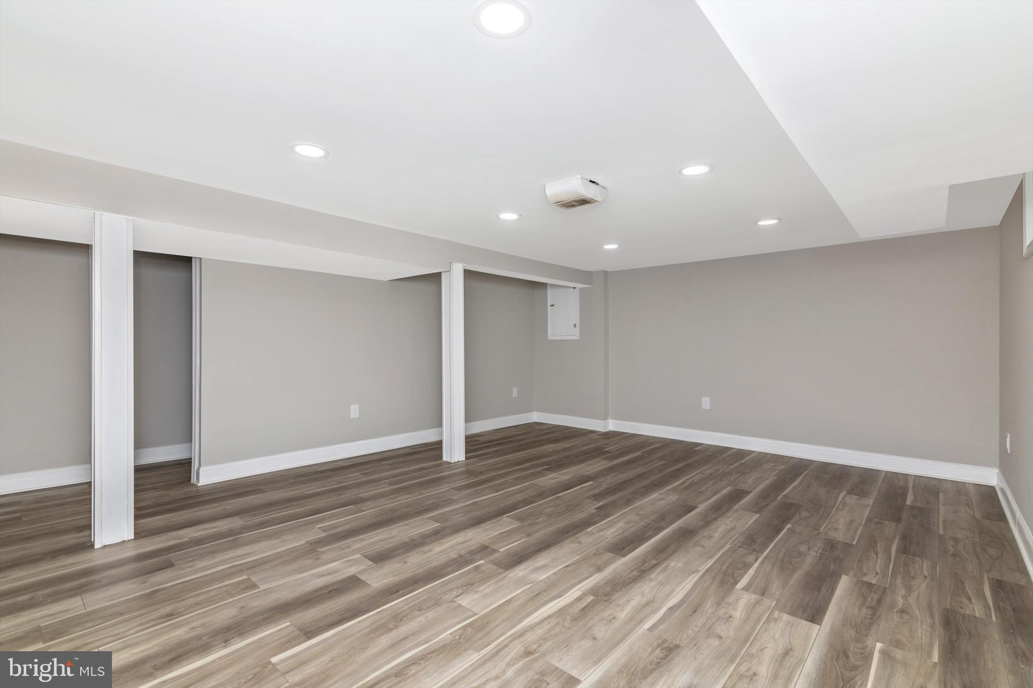 WHEATON WOODS - Residential