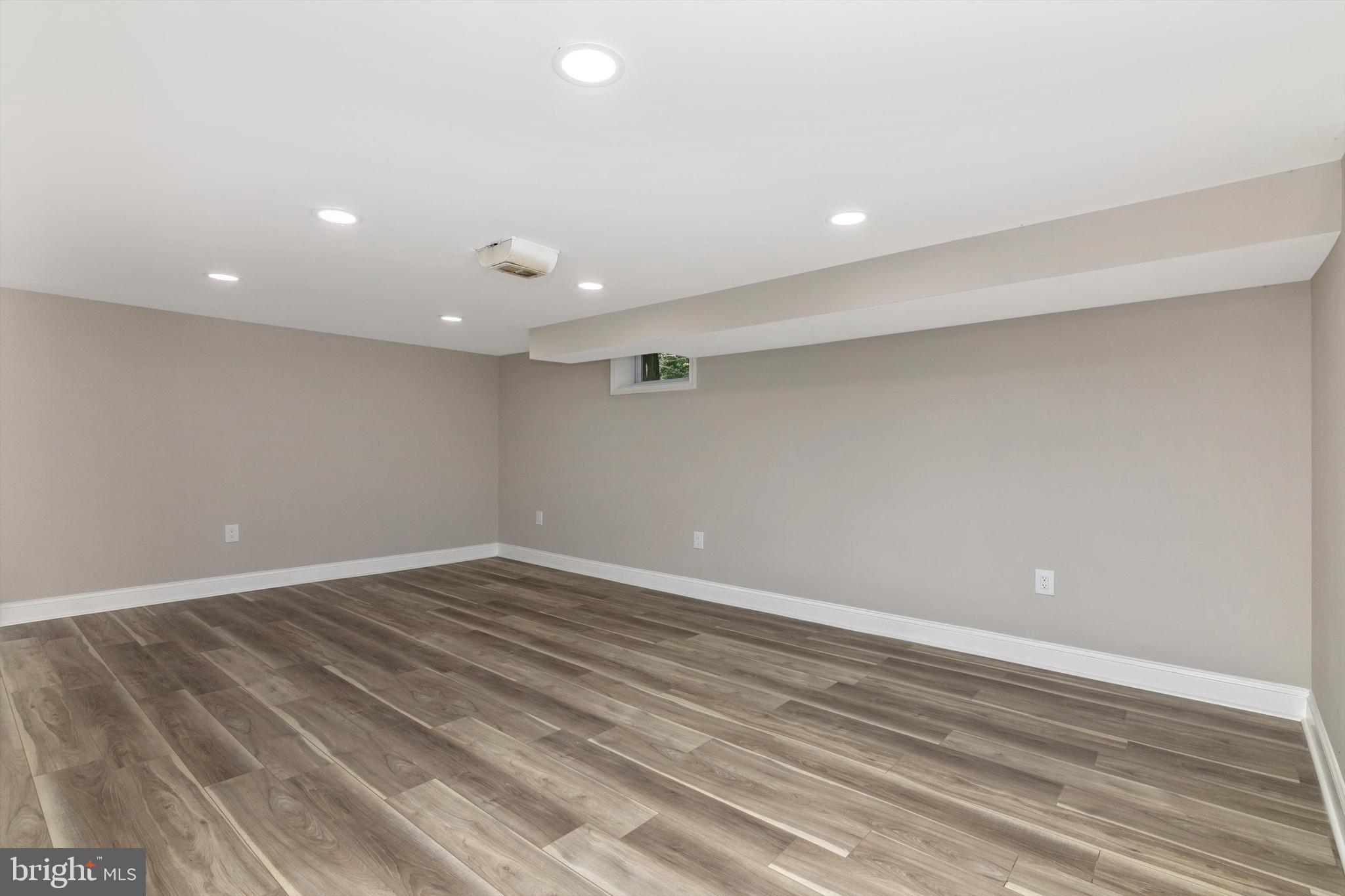 WHEATON WOODS - Residential