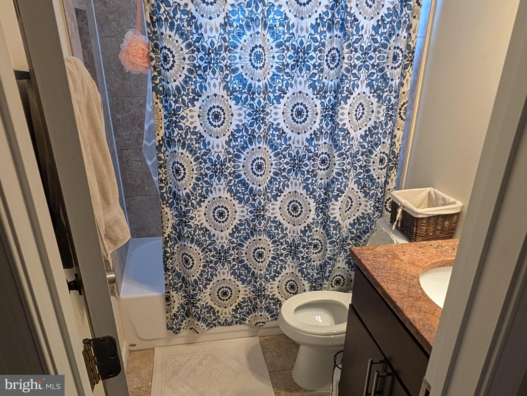 COLONIAL VILLAGE - Residential Lease