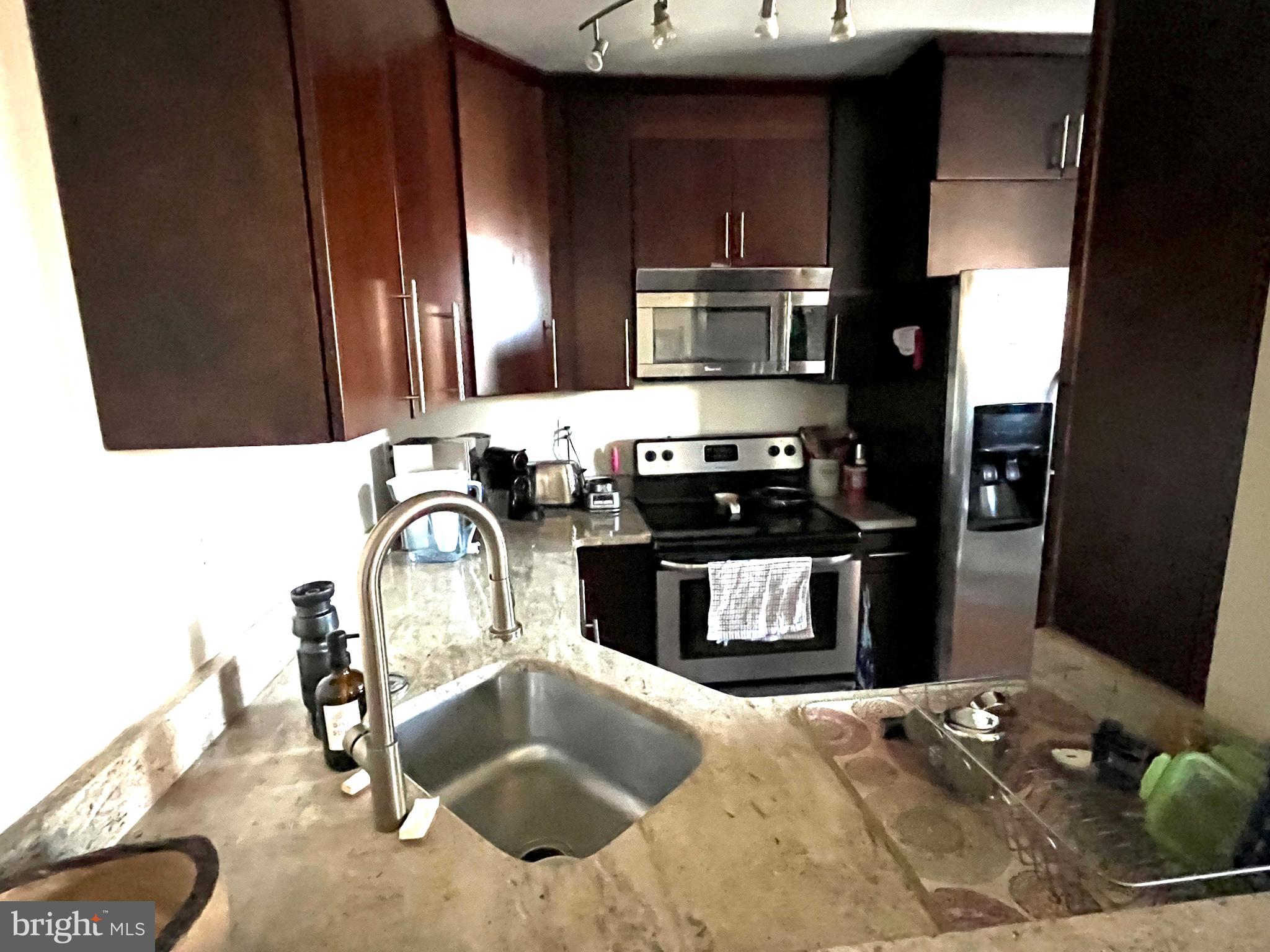 COLONIAL VILLAGE - Residential Lease