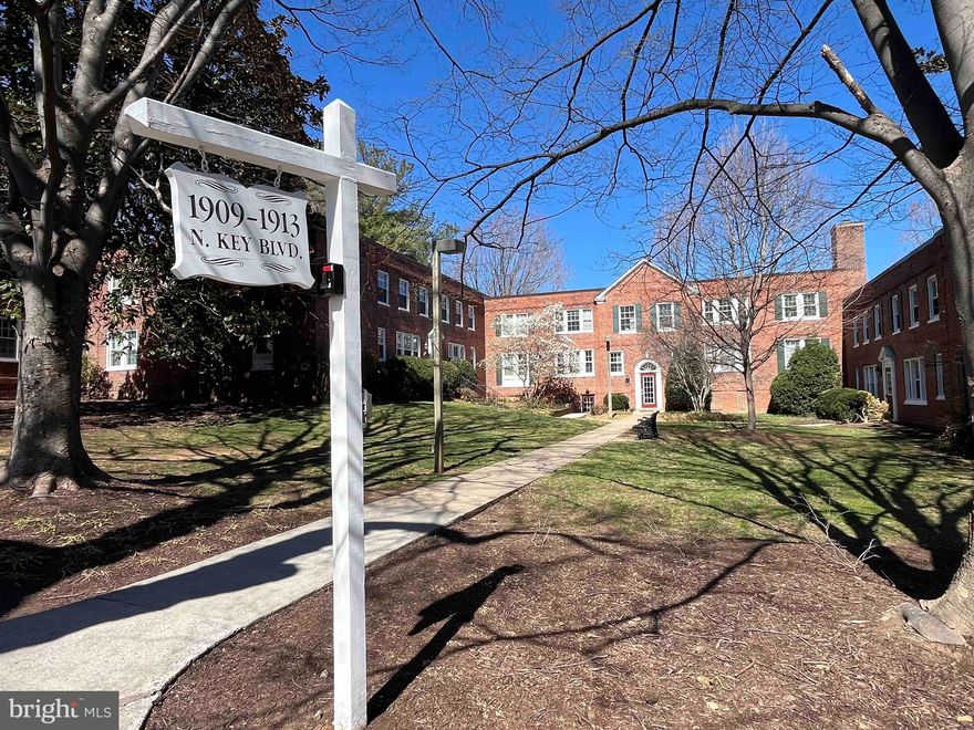 Handsome 1 Bedroom 1 Bath near Courthouse and Roslyn, Easy walk to Metro, restaurants, shopping in the heart of Arlington! This condo had been  remodeled and boasts bamboo flooring * Kitchen with granite counter tops, stainless appliances, breakfast bar and table space * renovated bath  *Location is convenient to DC,  GW Parkway to Tysons and the Beltway 
* Rent includes additional storage unit, water, sewer, and trash removal * No smoking, pets case by case. Avail May 15, 2025

Credit check required for each applicant, $50.fee, Good Housing history, good credit, Minimum annual income $76,000.00. may use 2 incomes to qualify.