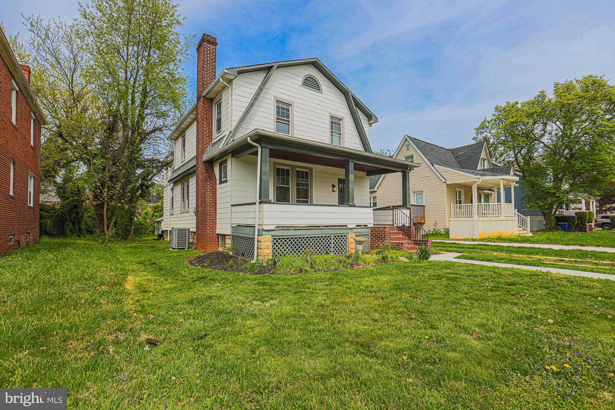 3916 W STRATHMORE AVENUE