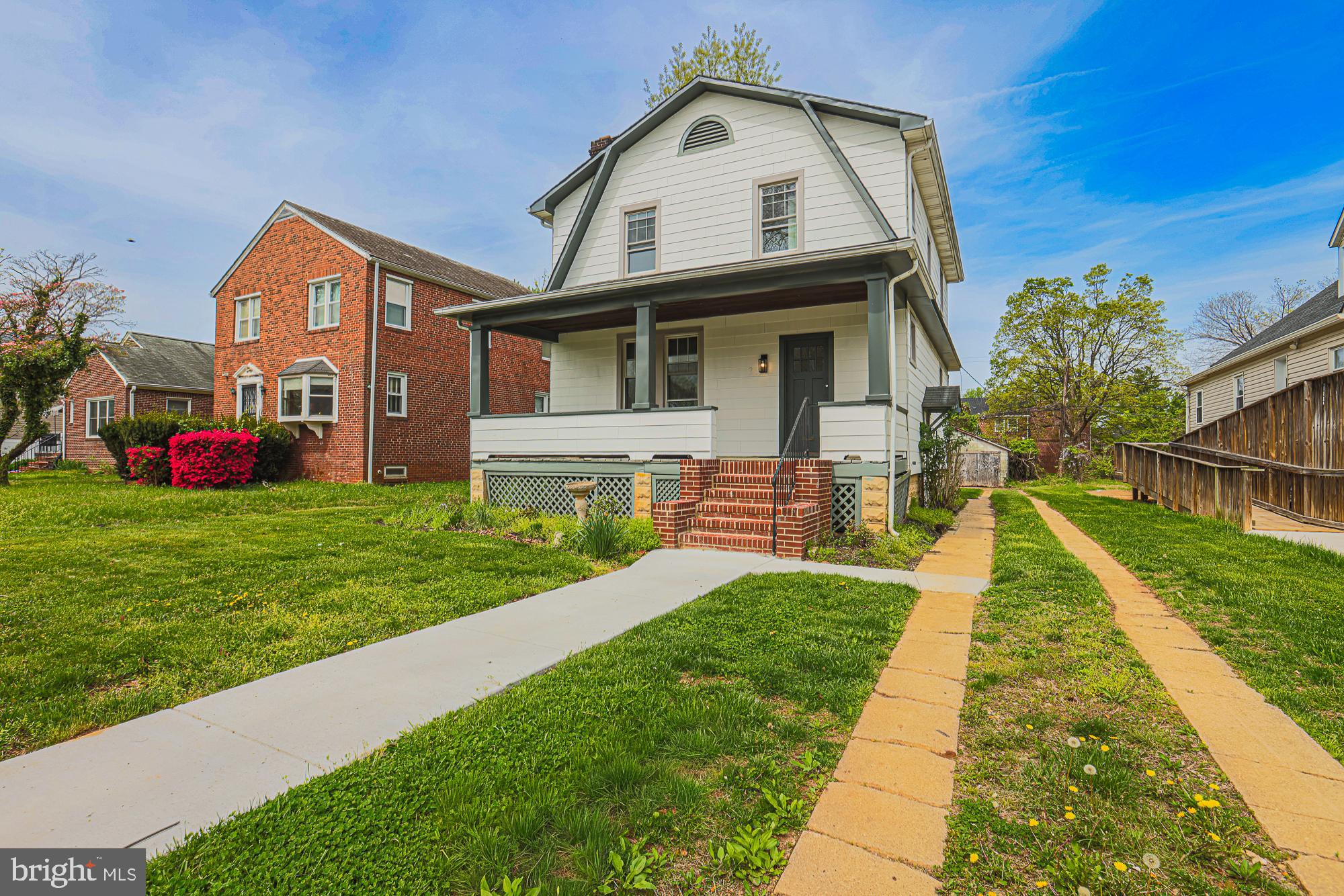3916 W STRATHMORE AVENUE