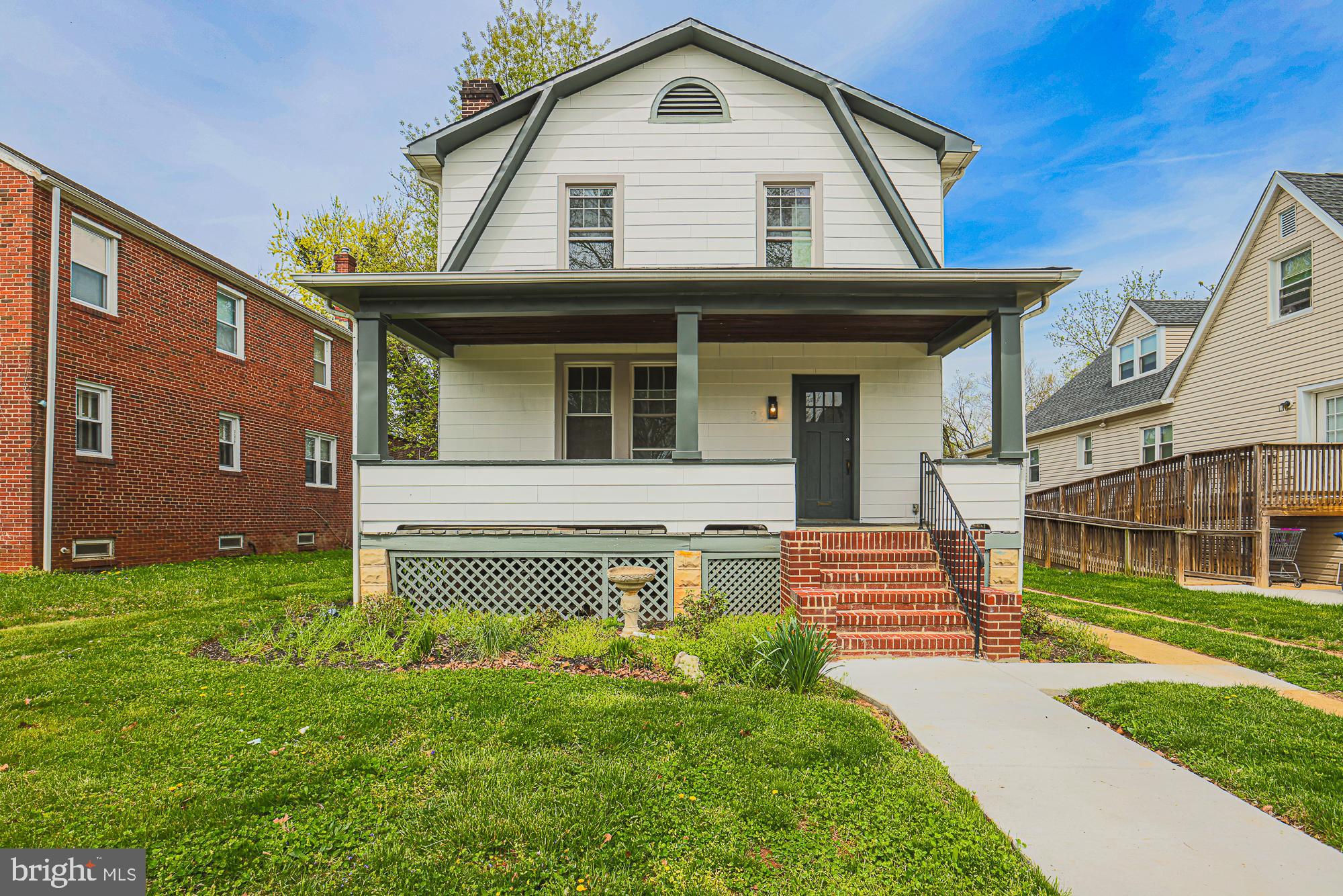 3916 W STRATHMORE AVENUE