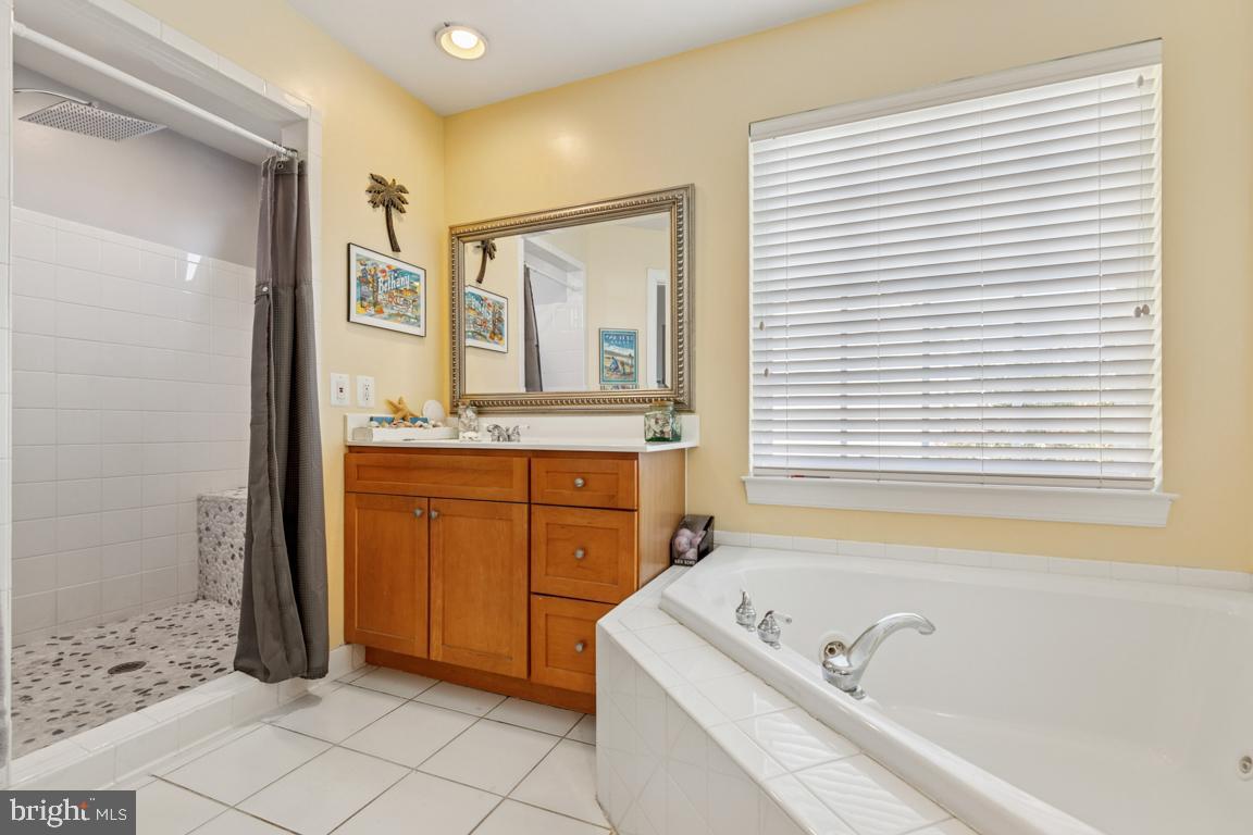 ASHBURN VILLAGE - Residential