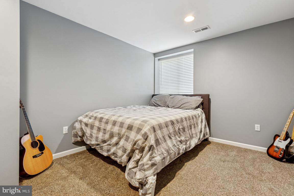 ASHBURN VILLAGE - Residential