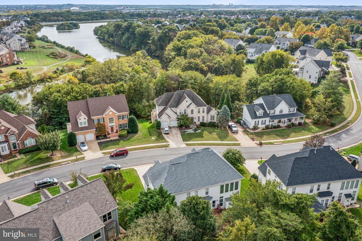 ASHBURN VILLAGE - Residential