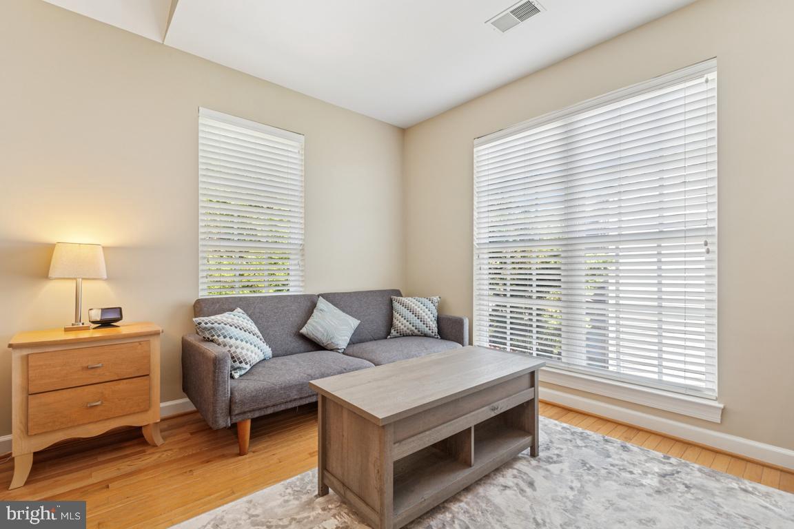 ASHBURN VILLAGE - Residential