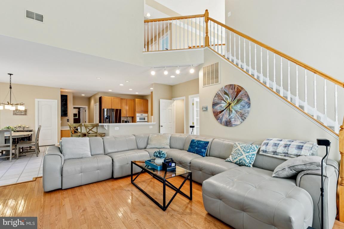 ASHBURN VILLAGE - Residential