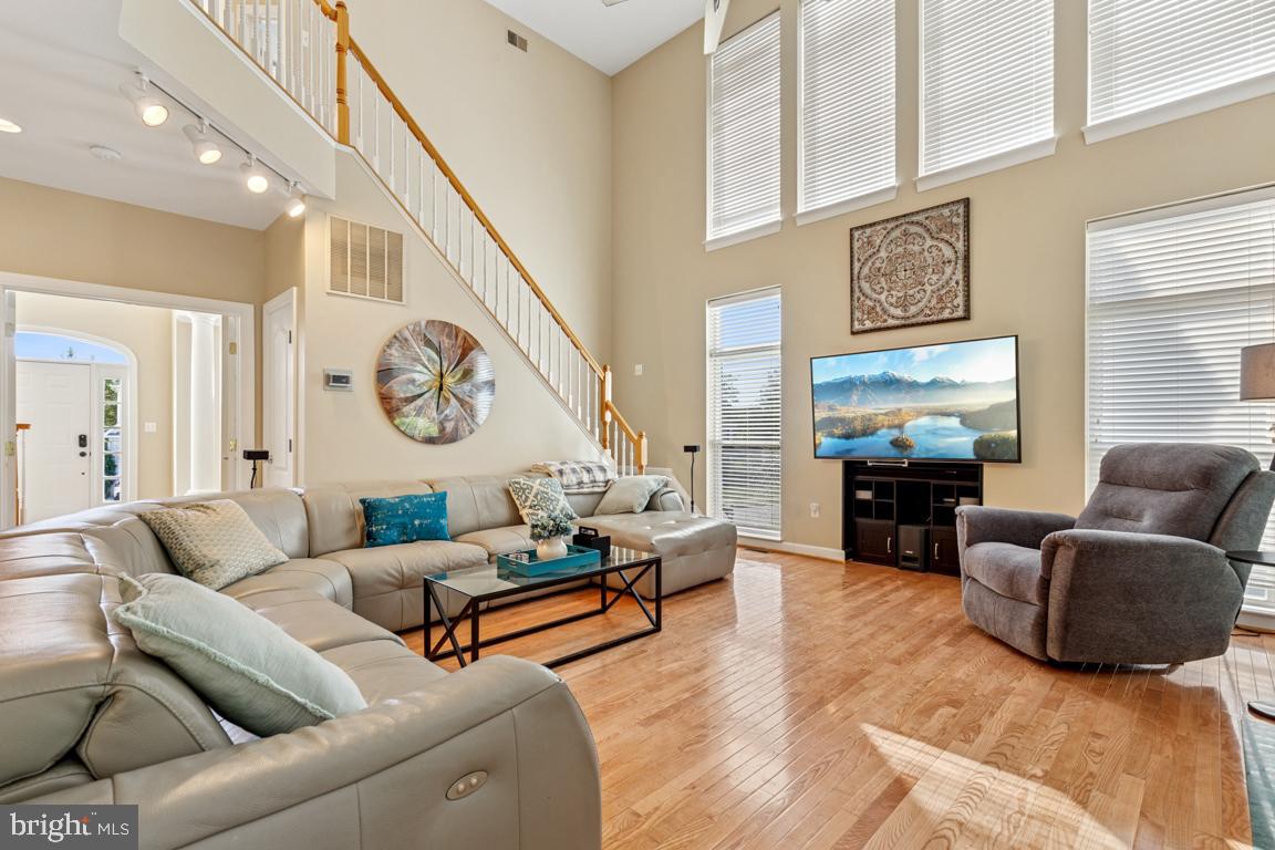 ASHBURN VILLAGE - Residential