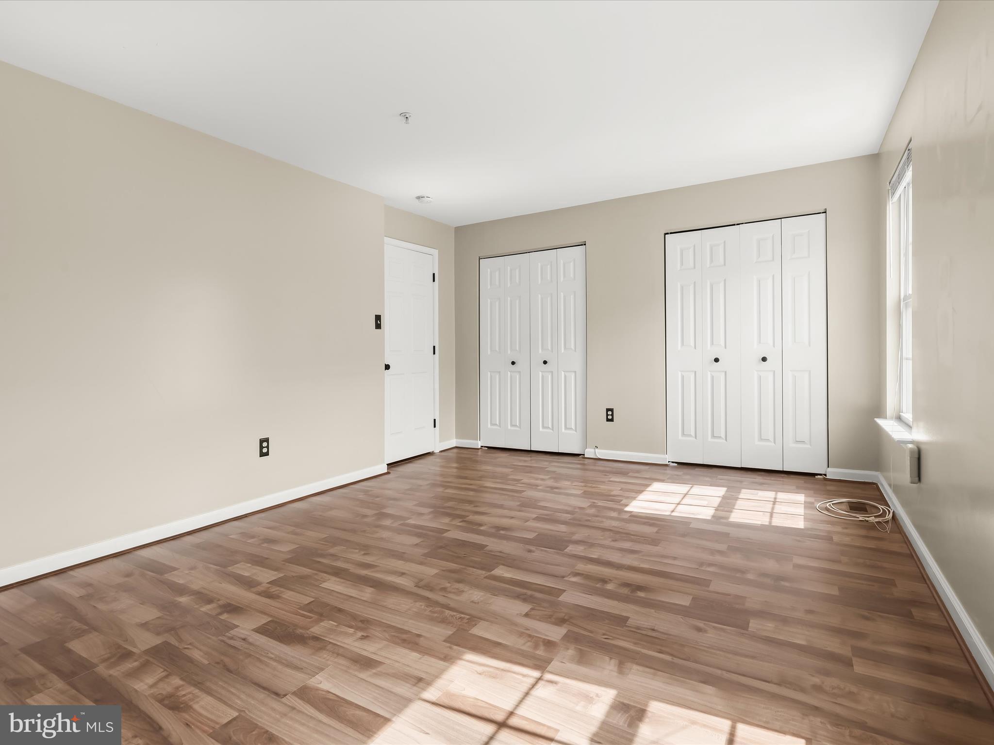 CROMWELL FOUNTAIN - Residential