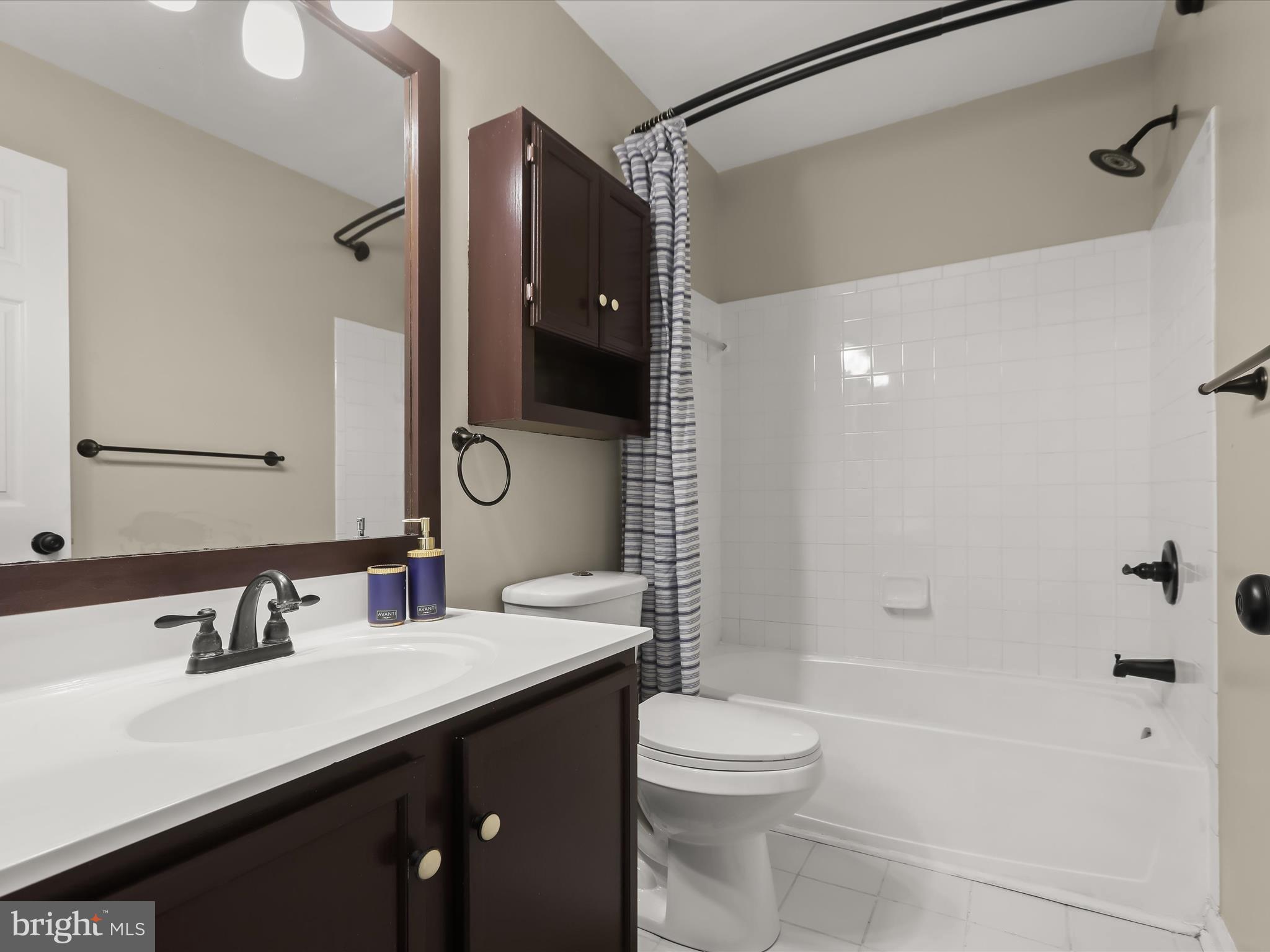 CROMWELL FOUNTAIN - Residential