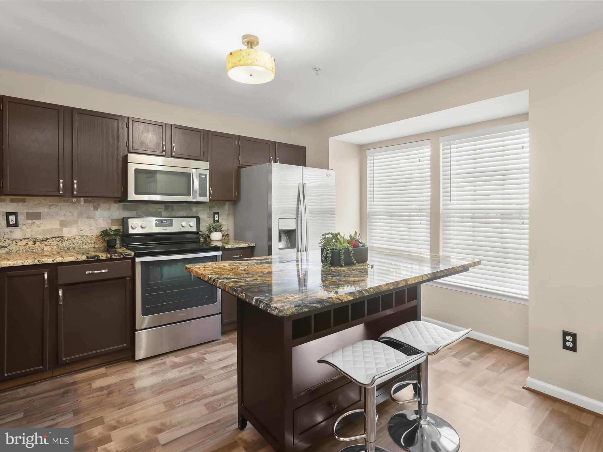 CROMWELL FOUNTAIN - Residential