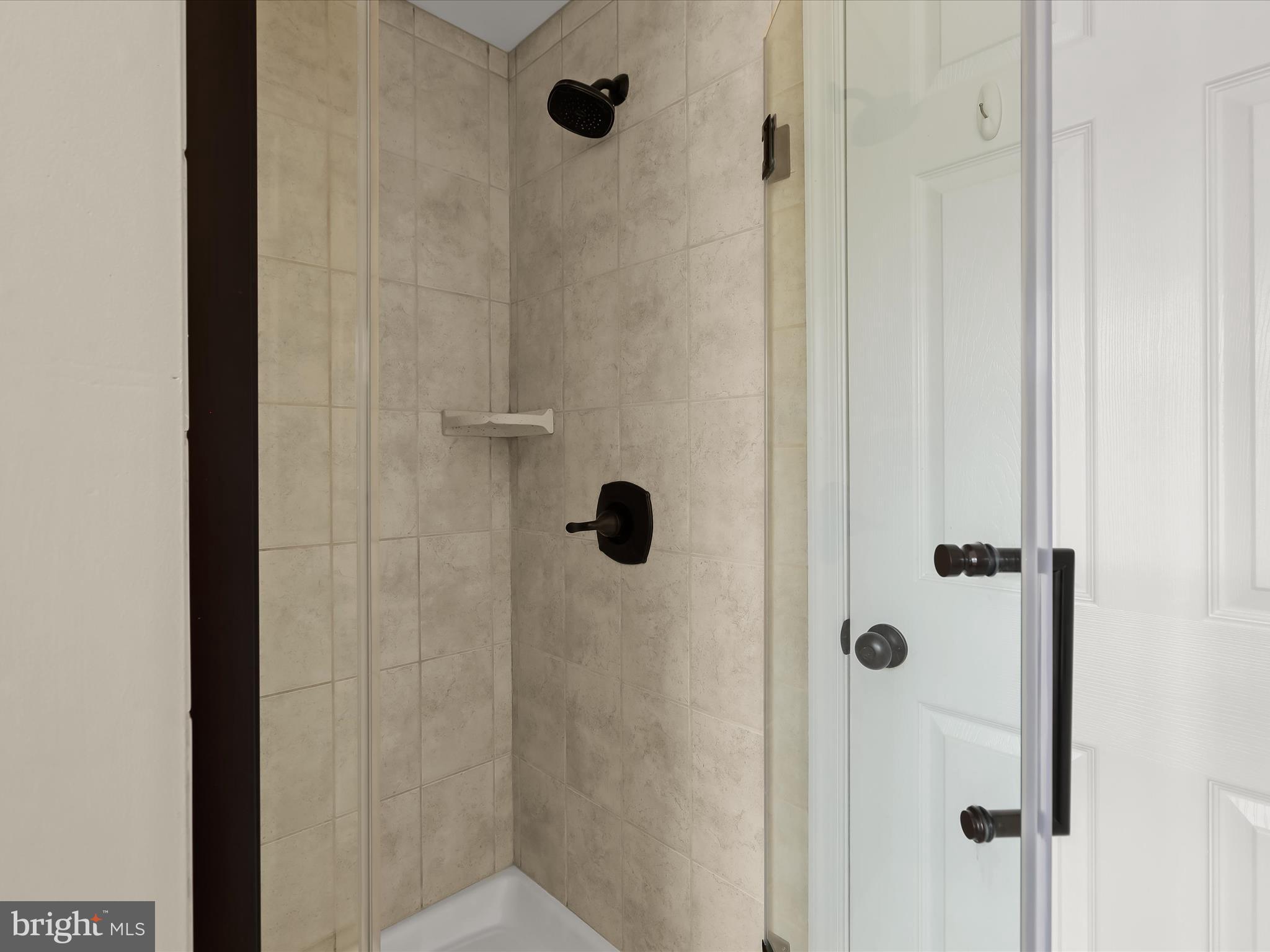 CROMWELL FOUNTAIN - Residential