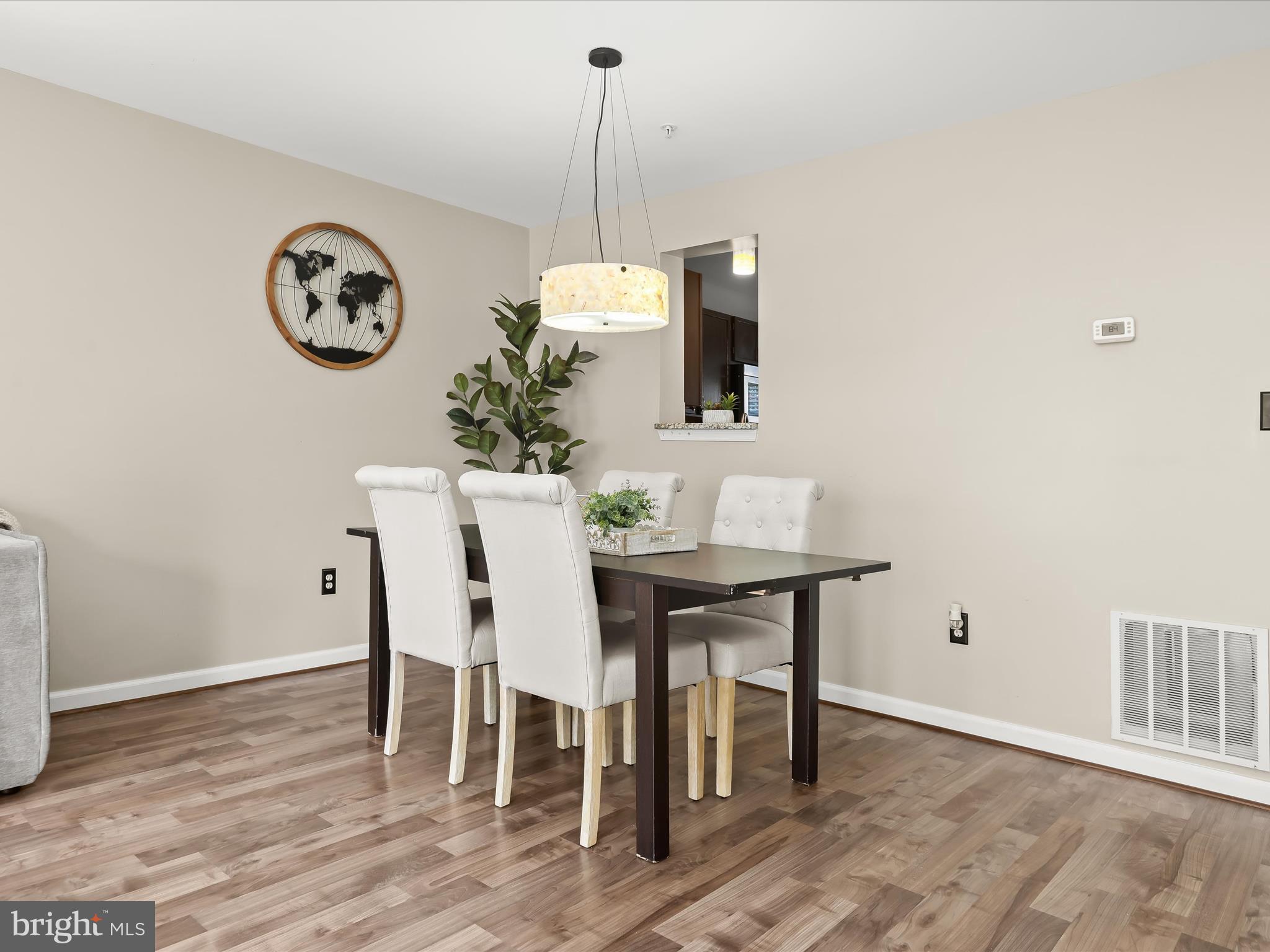 CROMWELL FOUNTAIN - Residential