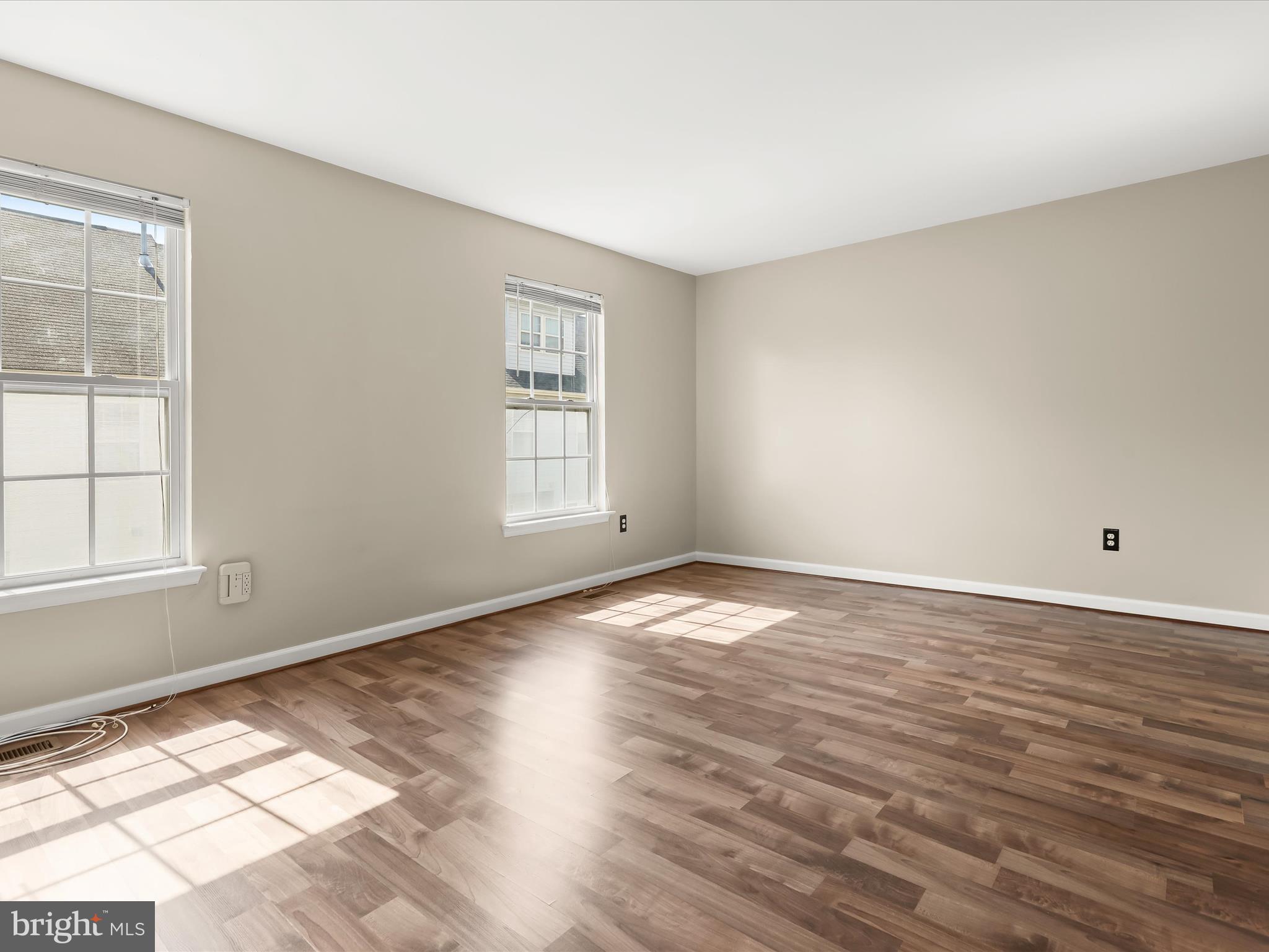 CROMWELL FOUNTAIN - Residential