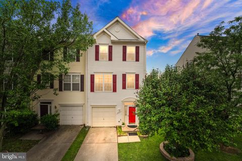 Townhouse For Rent - 21071 Mossy Glen Terrace<br/> ASHBURN, VA 20147