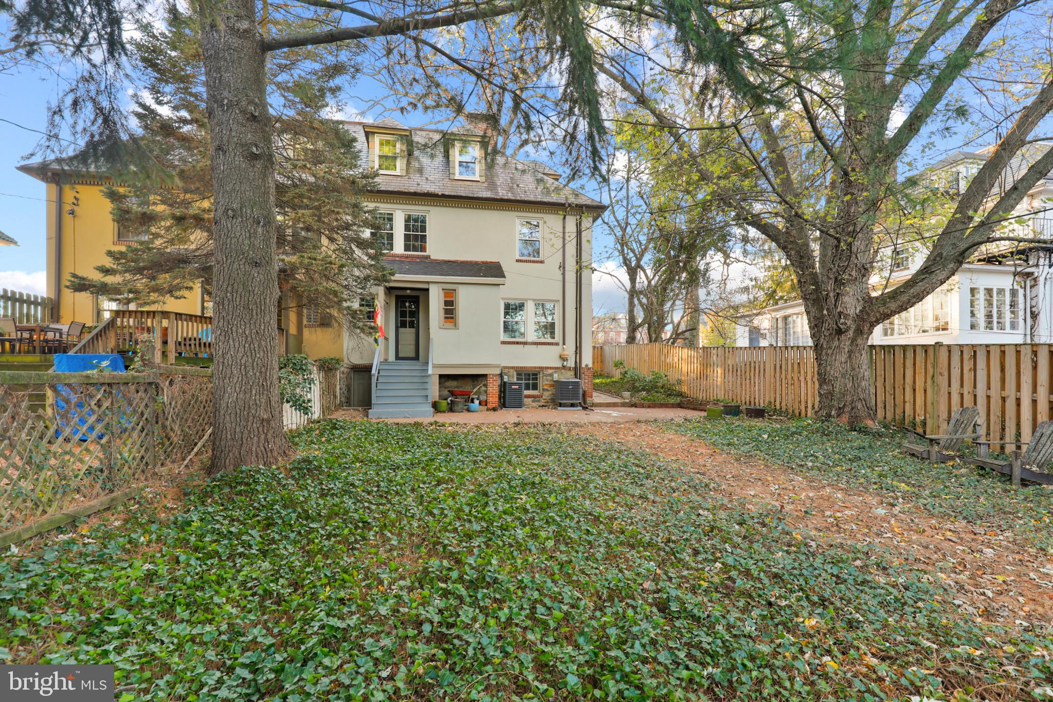 ROLAND PARK - Residential