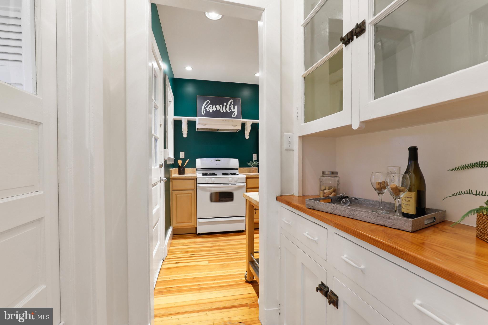 ROLAND PARK - Residential