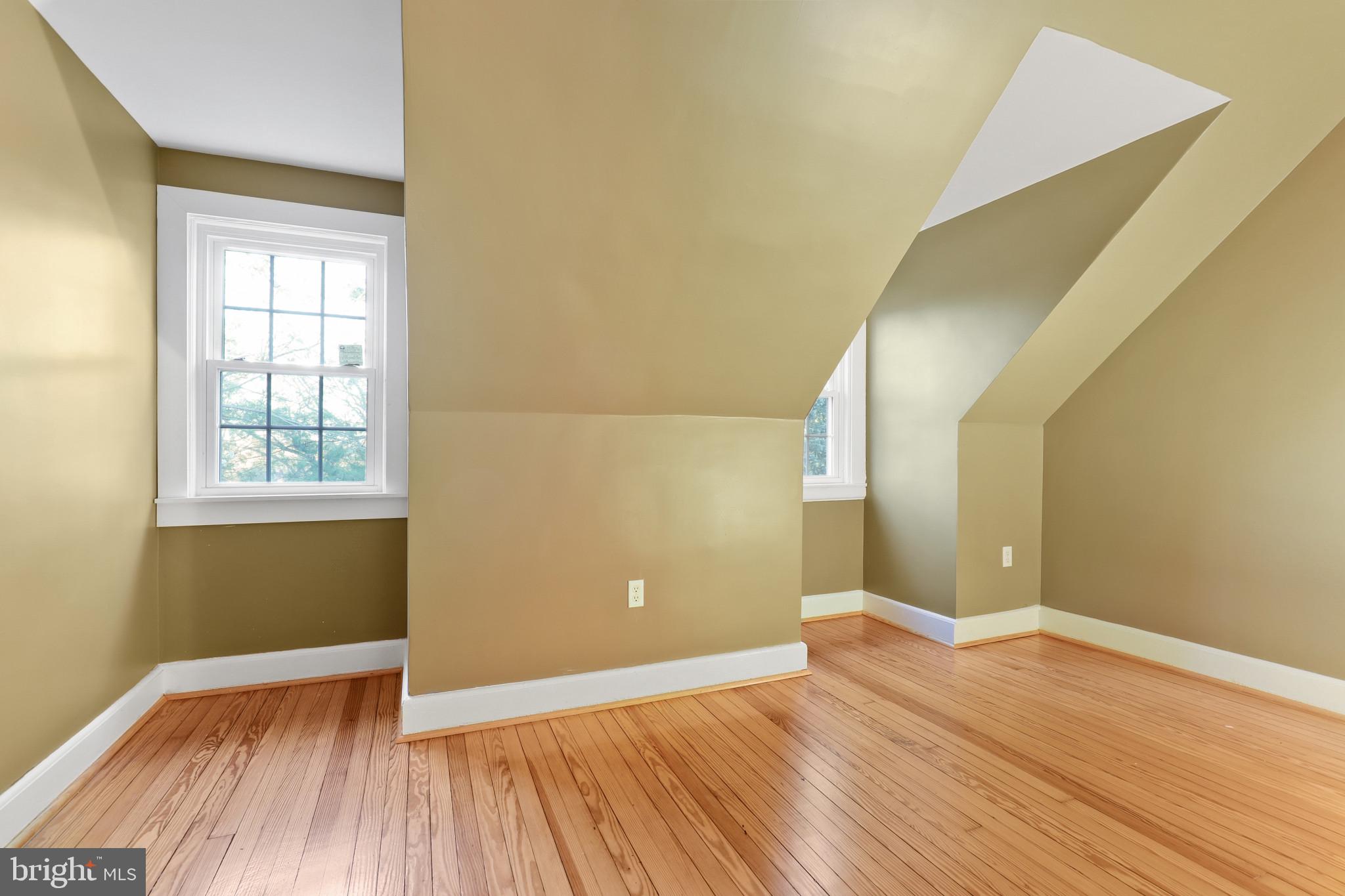 ROLAND PARK - Residential