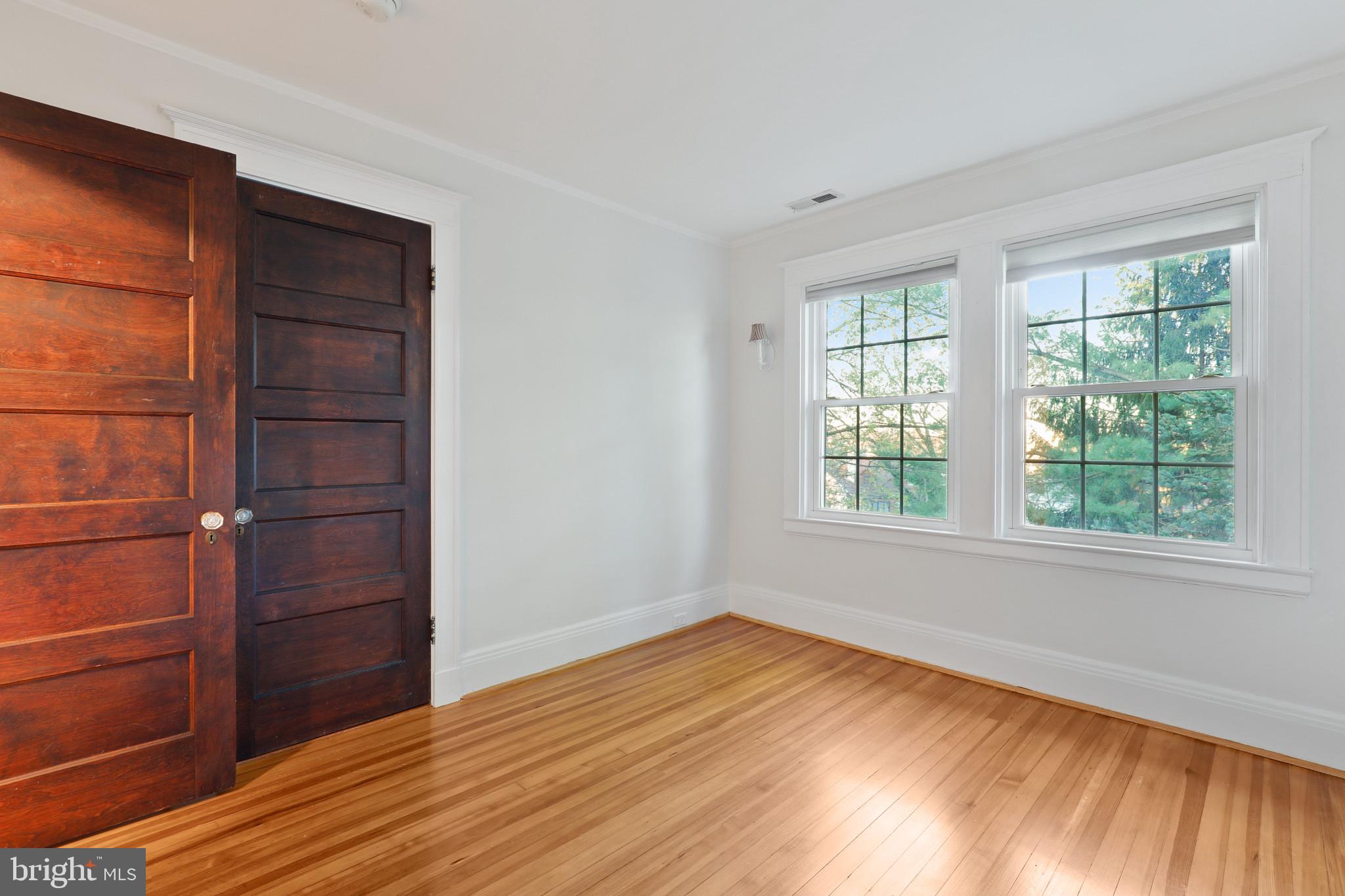 ROLAND PARK - Residential