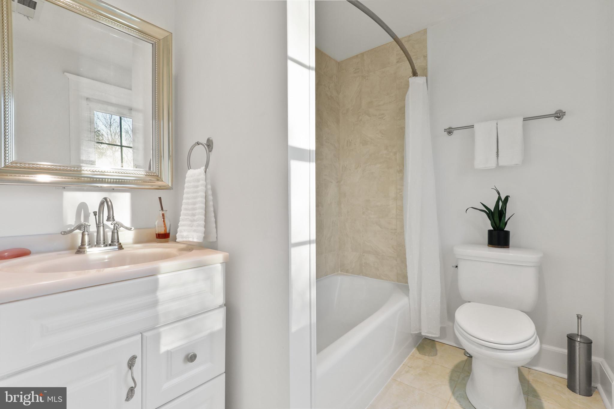 ROLAND PARK - Residential