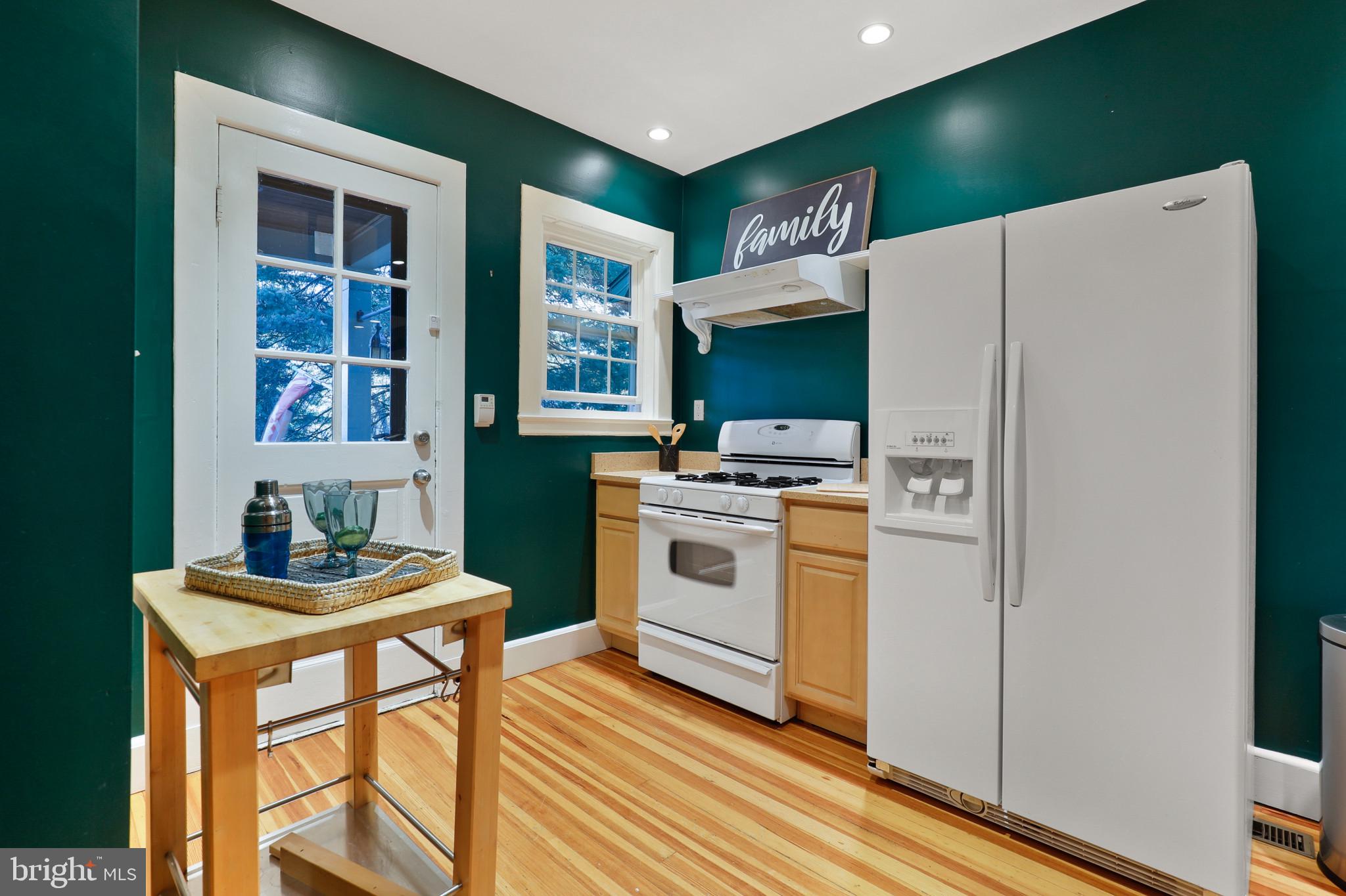 ROLAND PARK - Residential