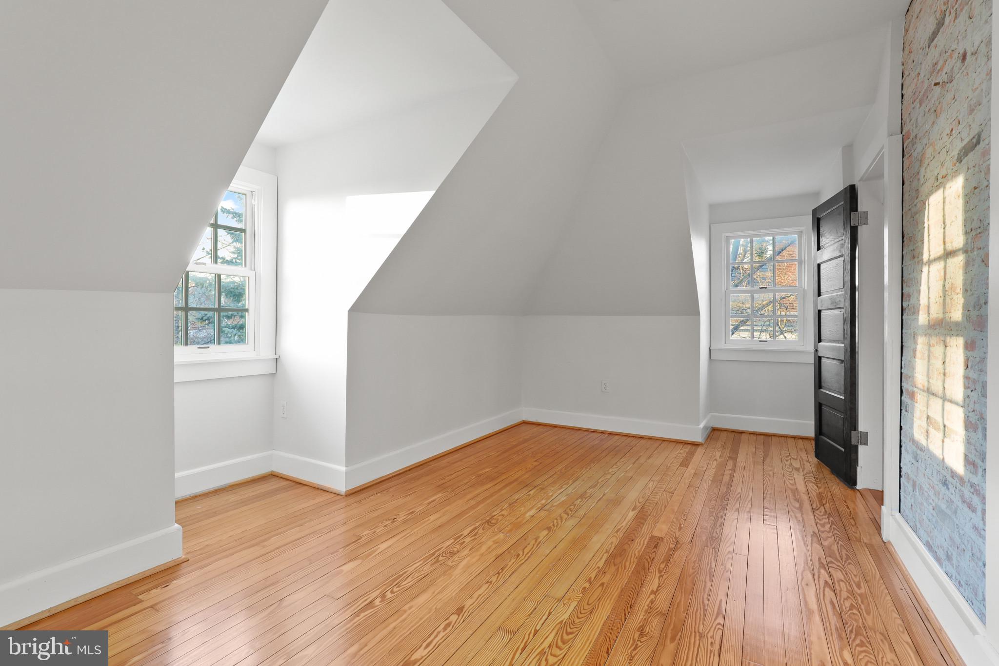 ROLAND PARK - Residential