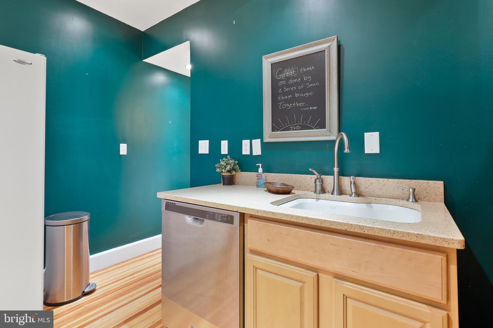 ROLAND PARK - Residential