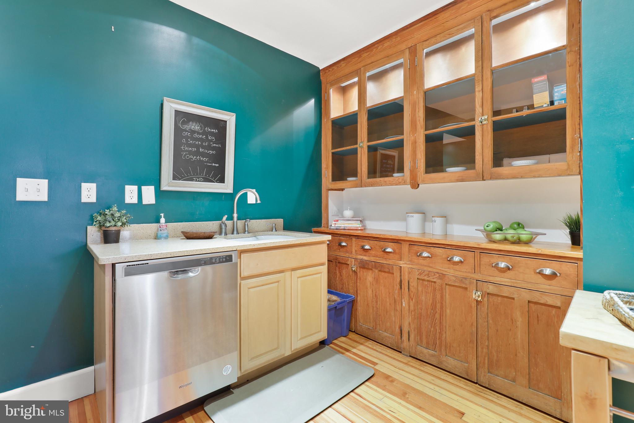 ROLAND PARK - Residential