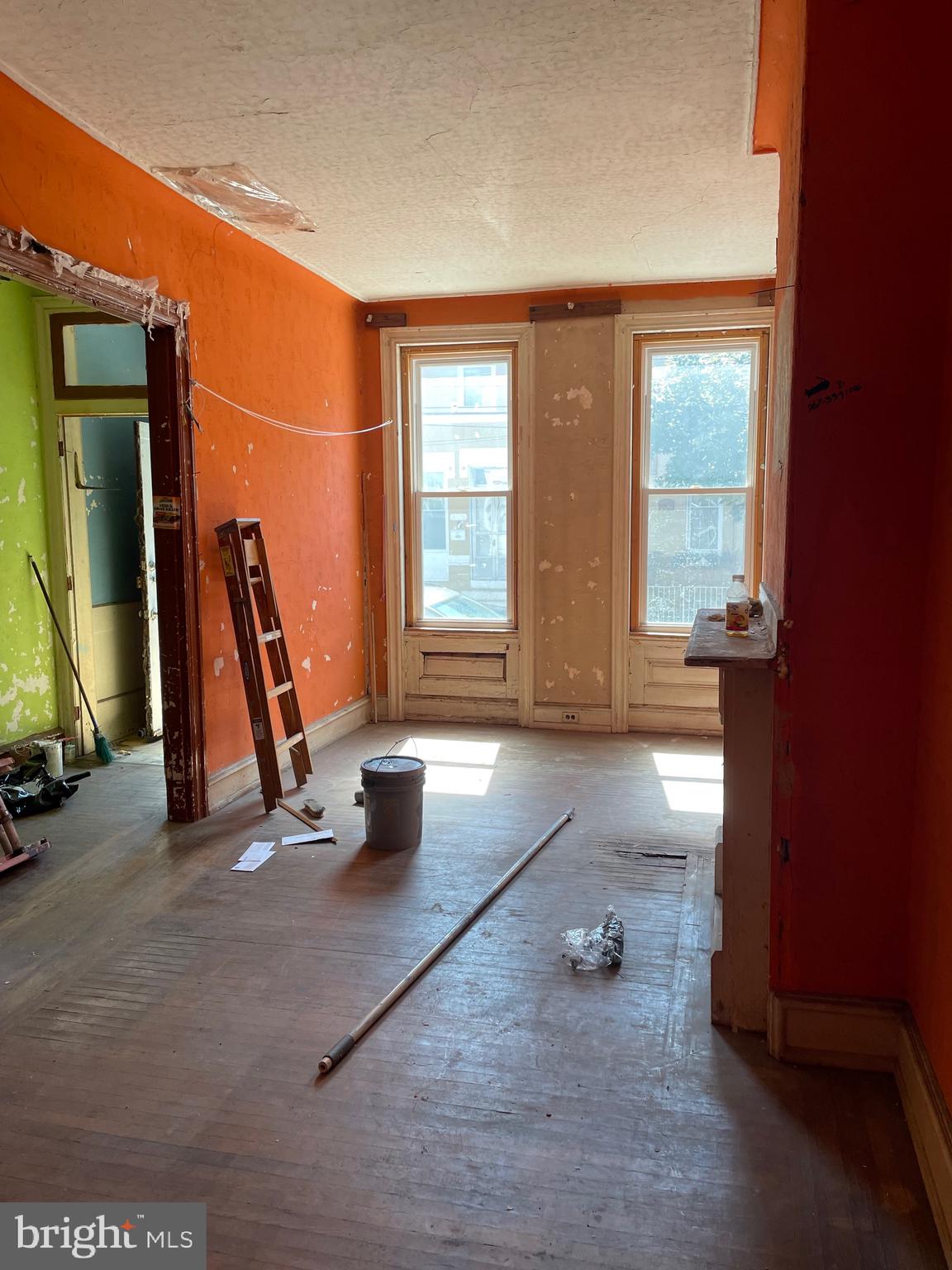 STRAWBERRY MANSION - Residential