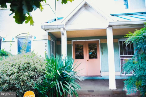 MLS: DCDC2279784
