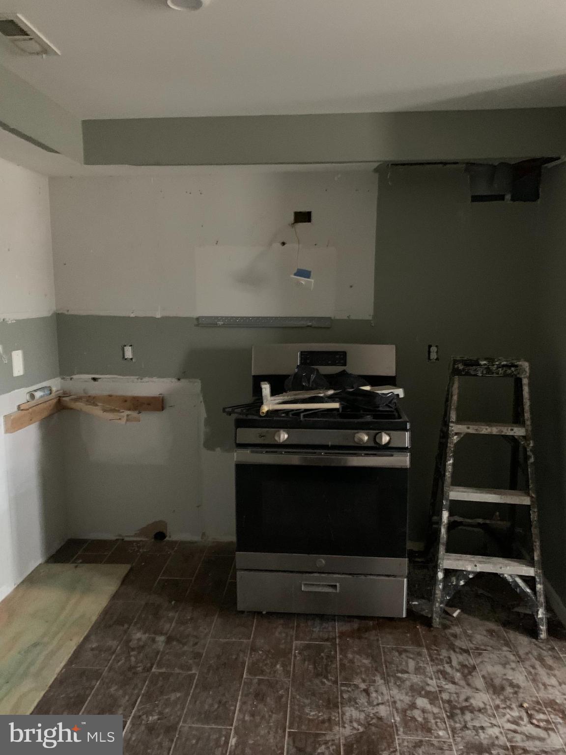 SANDTOWN-WINCHESTER - Residential