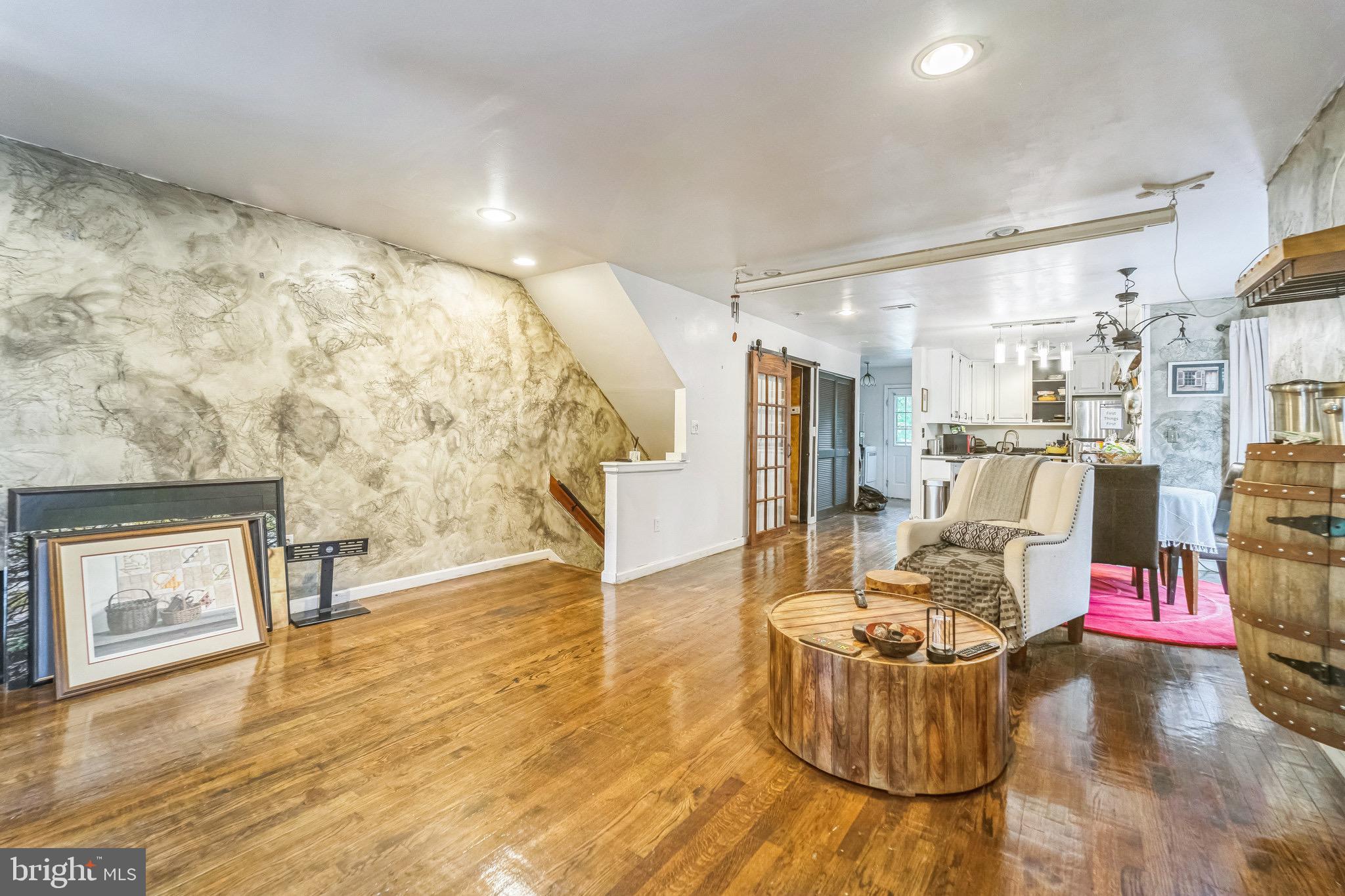 GREENMOUNT WEST - Residential