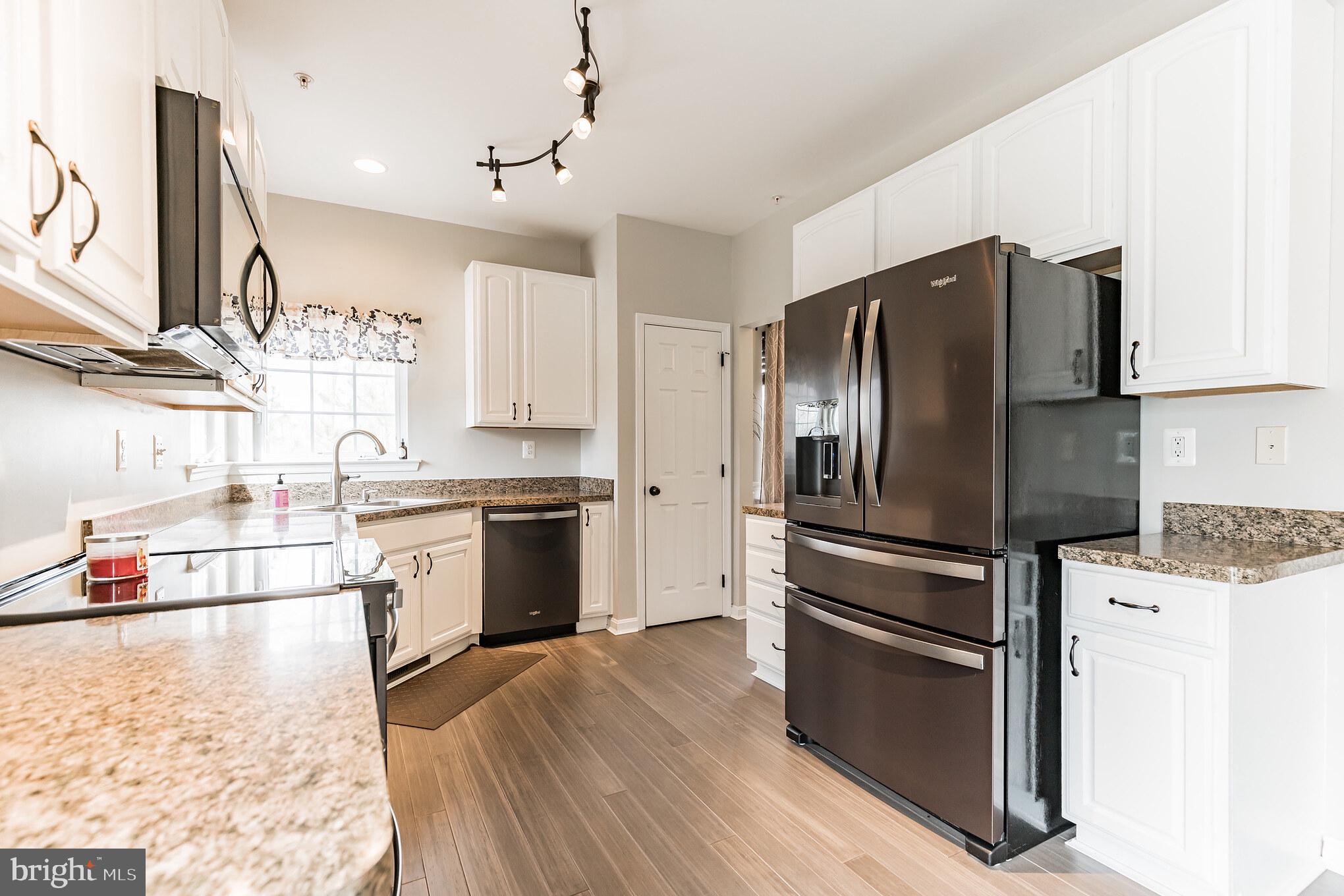 BEN OAKS - Residential