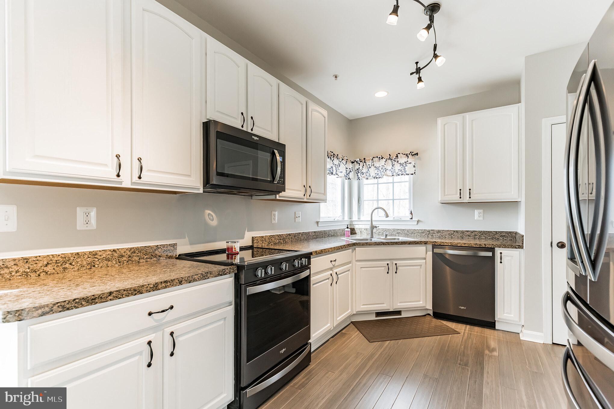 BEN OAKS - Residential