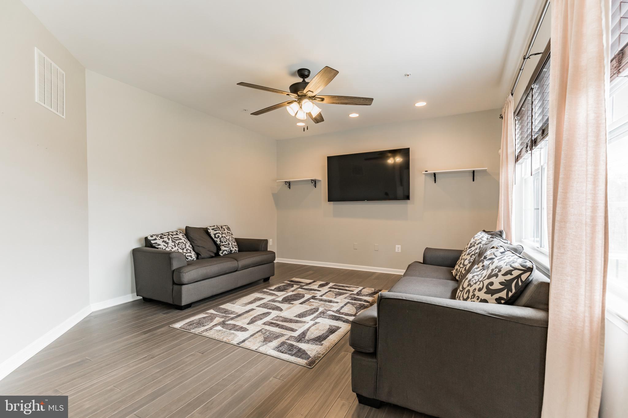 BEN OAKS - Residential