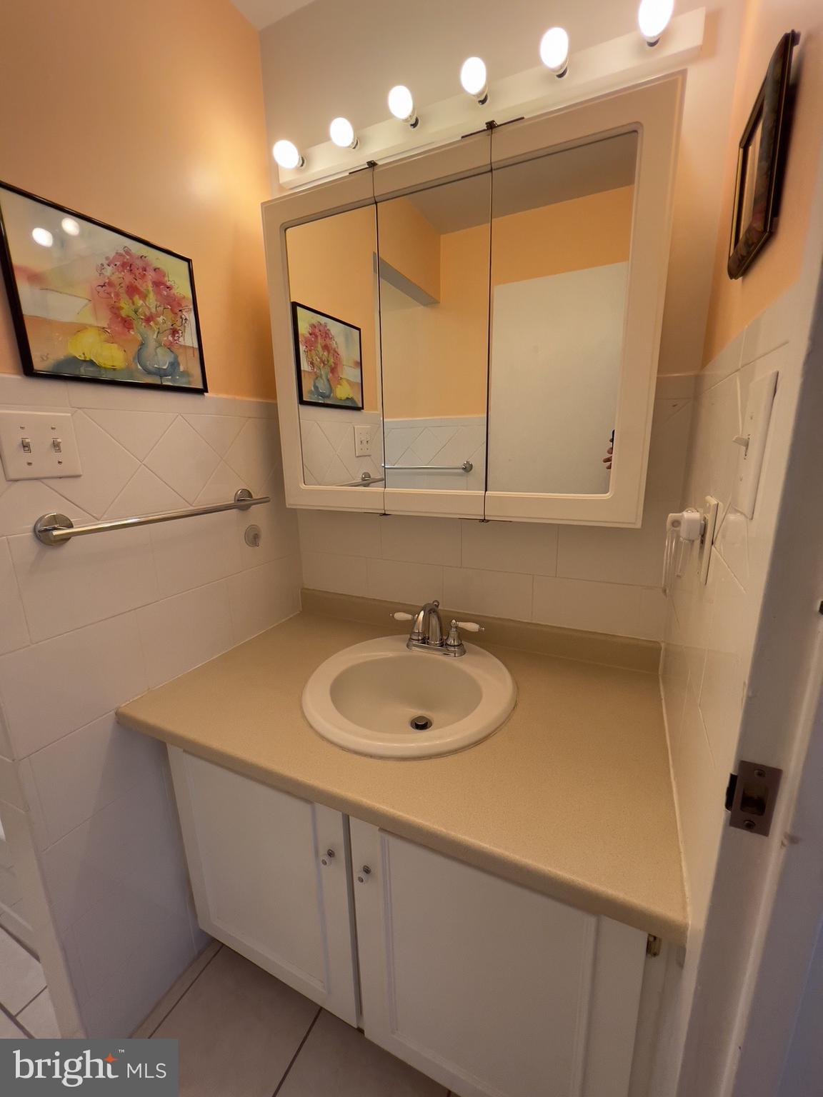 FAIRMOUNT - Residential Lease