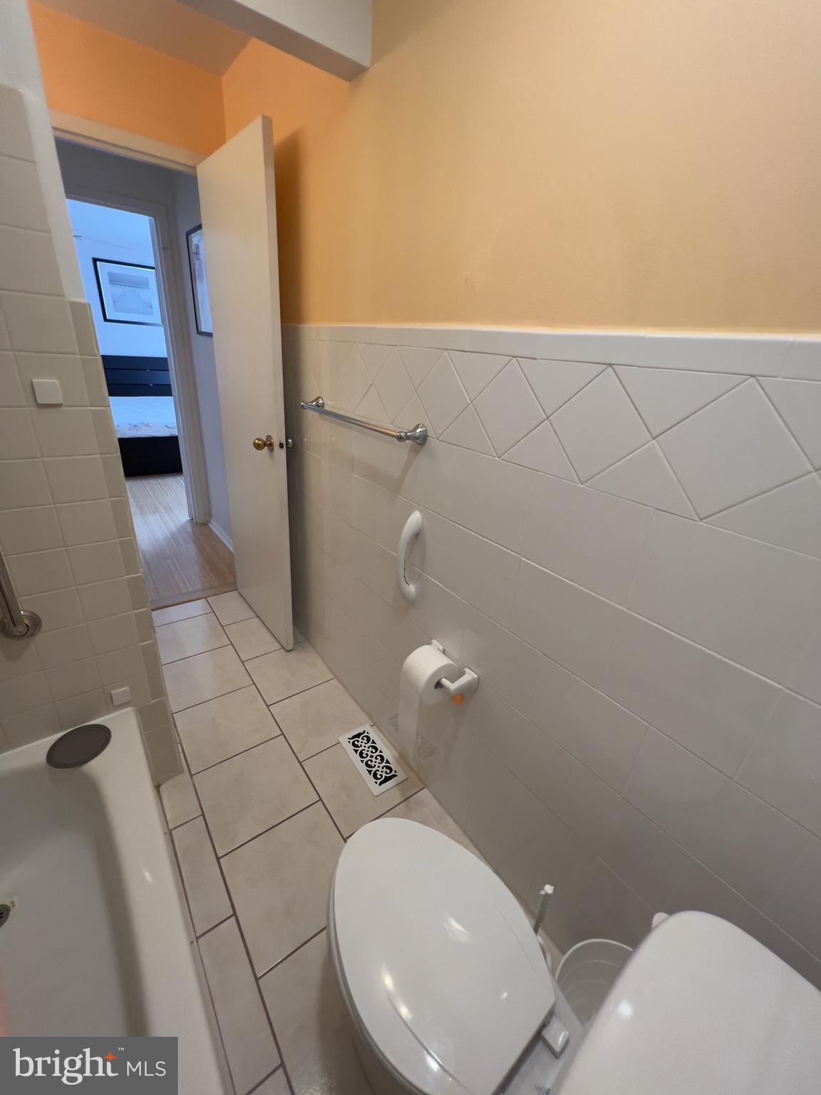 FAIRMOUNT - Residential Lease