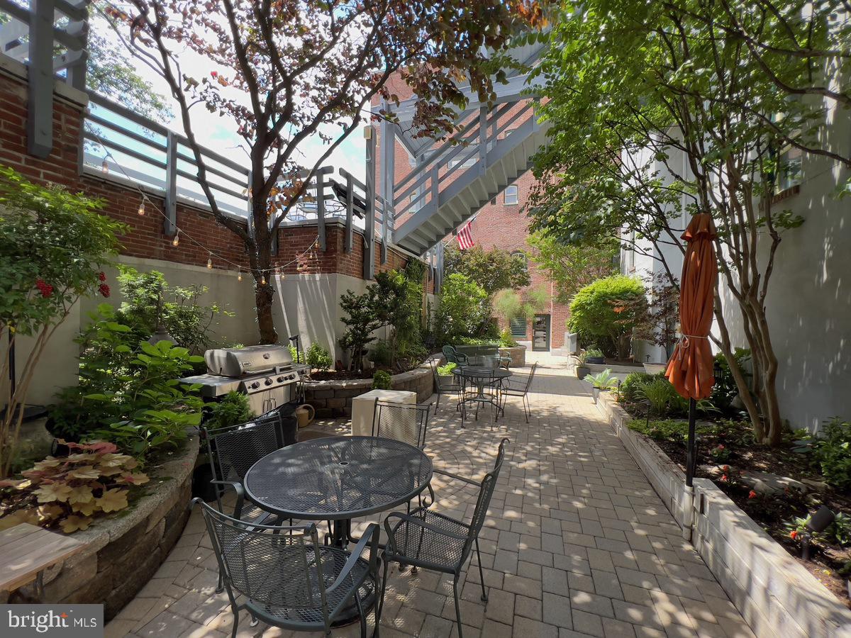 FAIRMOUNT - Residential Lease