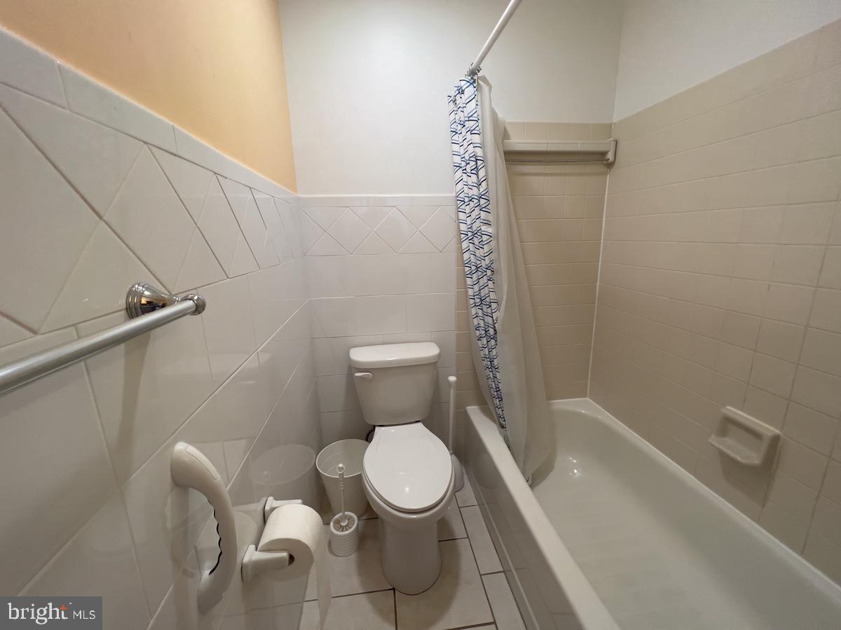 FAIRMOUNT - Residential Lease